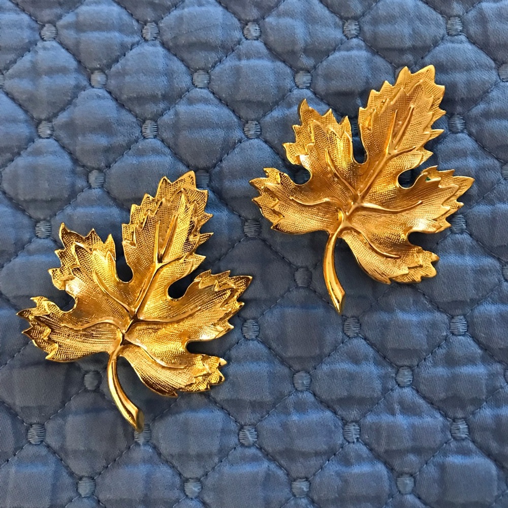 Set of two Leaf Pins